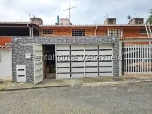Casa En Venta En La Trinidad 25-20018 Csa