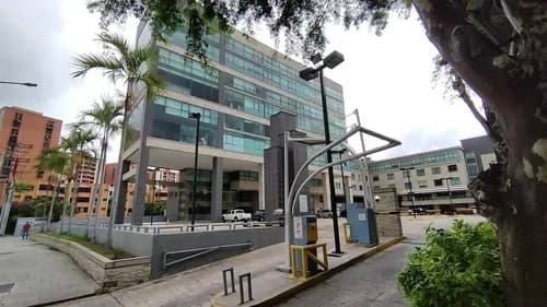 Mml Cod: 332294 Oficina En Venta Torre Empresarial Cc Concepto La Granja, Naguanagua, 67.000$ Clientes Directos