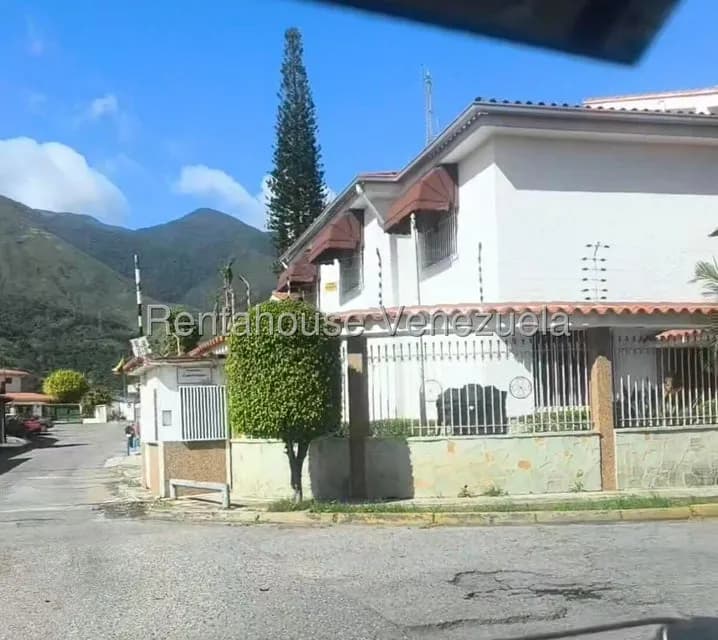 Casa (Duplex) en Venta en El Marques, Distrito Metropolitano