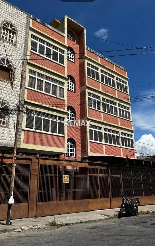EN VENTA EDIFICIO RESIDENCIAL Y COMERCIAL EN EL CENTRO OESTE