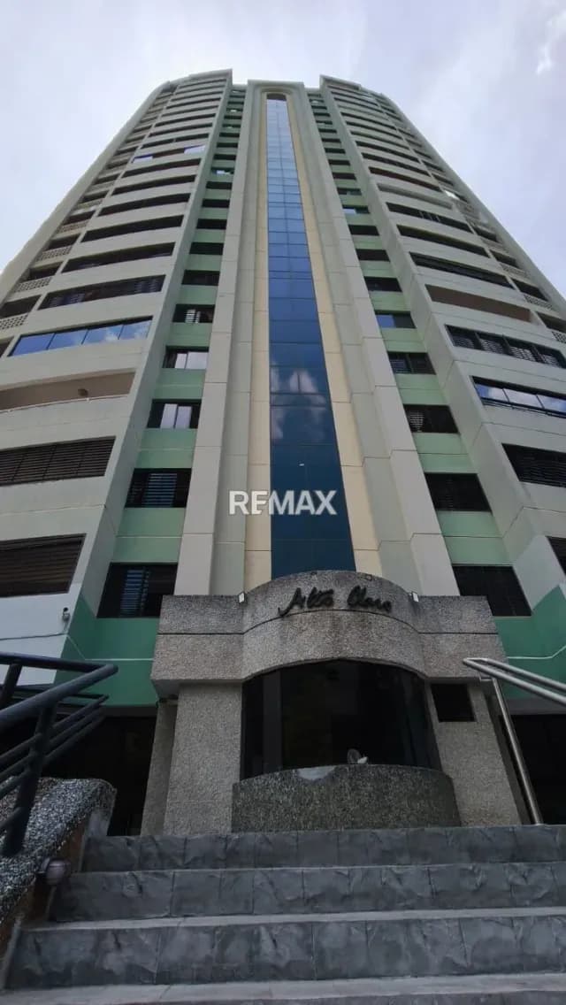 ALQUILER DE APARTAMENTO EN LAS CHIMENEAS.