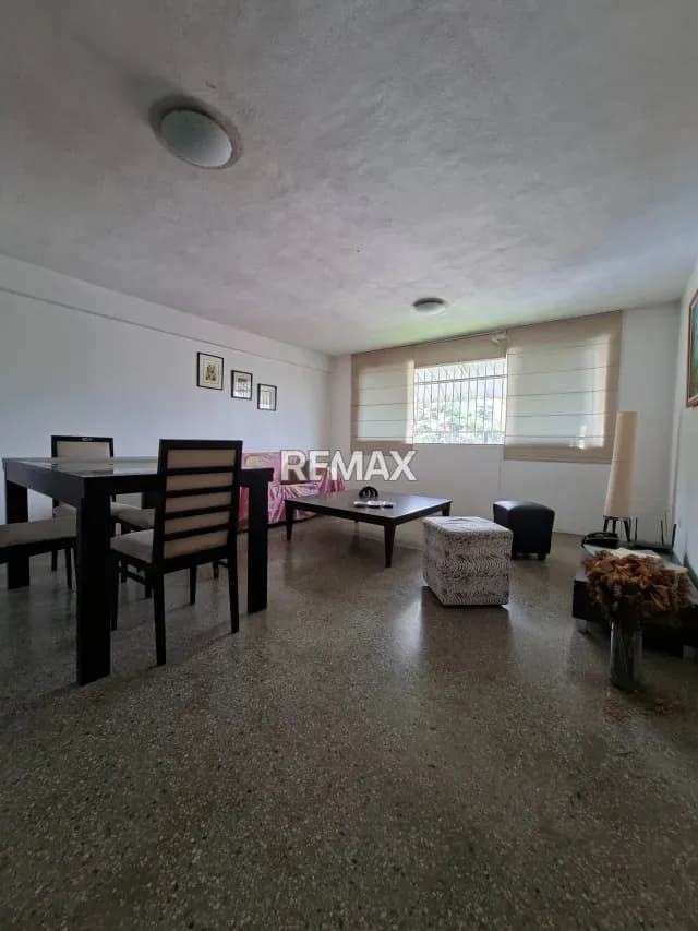 APARTAMENTO EN ALQUILER