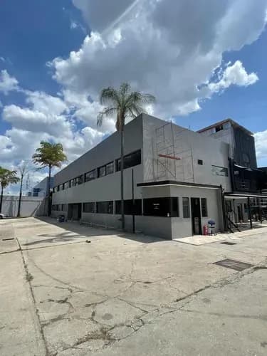 Hermanas Mota Alquilan Galpón En San Diego