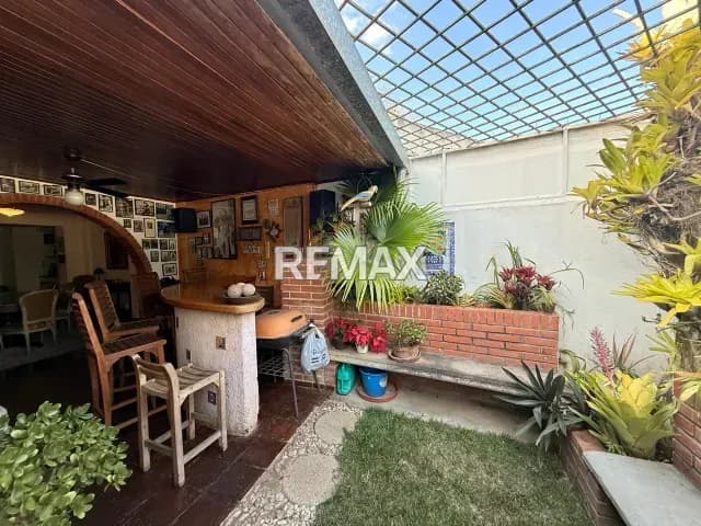 HERMOSA CASA EN SANTA PAULA