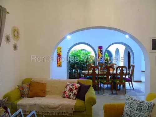 Nb Casa En Venta En Altamira Con Planta Y Pozo 26-19857