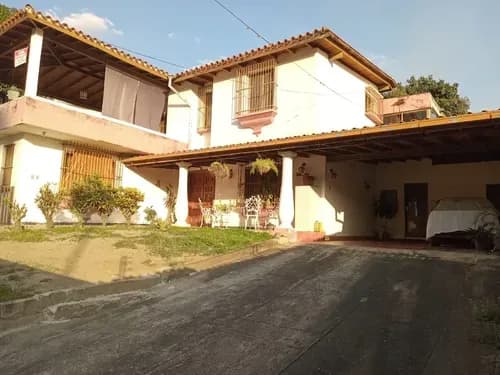 Casa En Venta En La Urbanizacion El Castaño 394 M2