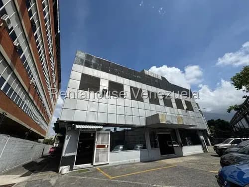 Oficina En Alquiler La California Sur Con Cinco Plazas Operativas #25-24291
