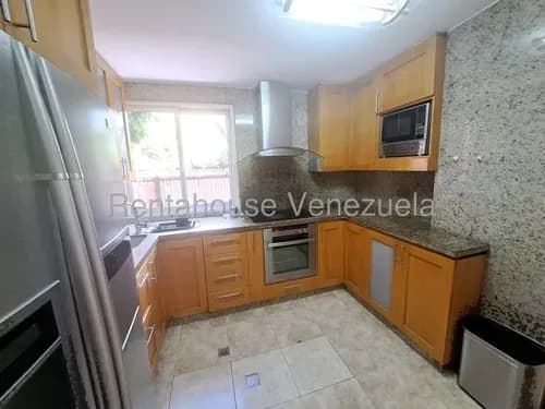Apartamento En Alquiler. Urb. Campo Alegre . 26-8514 Neyla Cedeño.