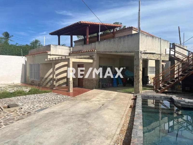 VENTA DE CASA EN PLAYA EL AGUA