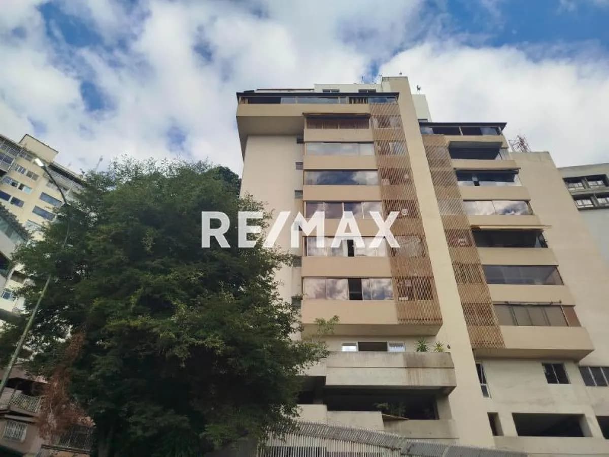 AMPLIO Y HERMOSO PH EN VENTA EN COLINAS DE LOS CAOBOS