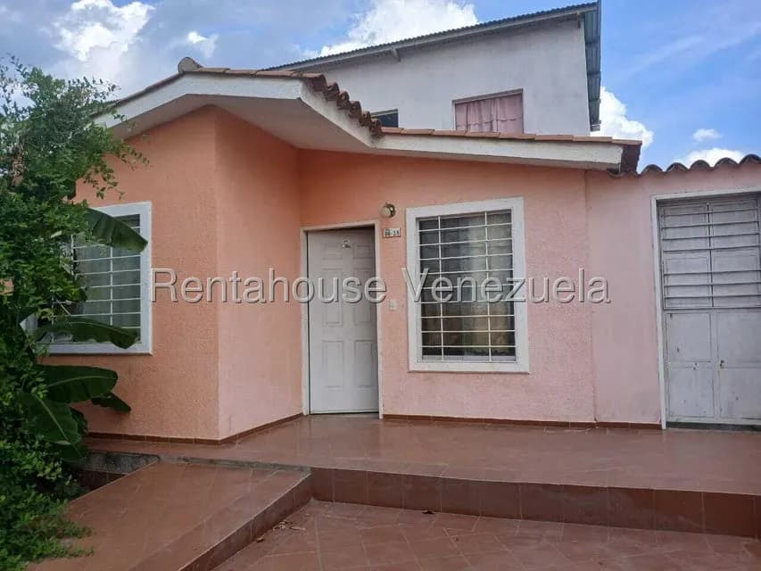 Casa (Duplex) en Venta en Hacienda Yucatan, Lara
