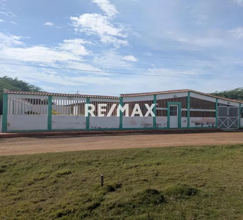 Venta de casa amoblada con anexo en Adicora