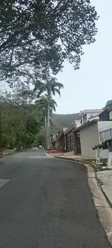 Yr En Alquiler O Venta Casa En El Trigal Norte Urbanización Parque Trigal Calle Abierta
