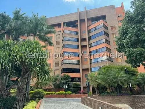 Hermoso Apartamento Ph En Venta Iluminado, Con Vista Al Ávila Y A La Ciudad. Amplios Espacios, Actualizado En Los Chorros Mls #25-7443
