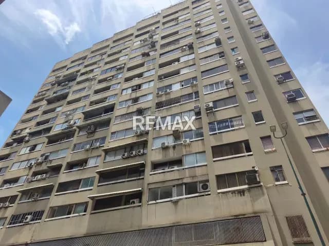 HERMOSA Y CÓMODA OFICINA EN ALQUILER EN CHACAO