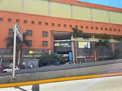 Local Compacto Con Gastos De Mantenimiento Mínimos, Ubicado En El Cc Multiplaza Victoria