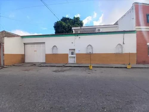 Wilderly Valero Vende Amplia Casa En Venta Con Local Comercial Y Anexo. En Pleno Centro De Barquisimeto