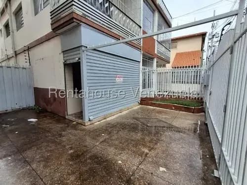 Maritza Lucena Alquila Excelente Local Comercial En Centro De Barquisimeto, Ideal Para Emprendimiento, Sin Racionamiento Eléctrico, Cerca A Las Avenidas Principales, Altotráfico Vehicular Y Peatonal,