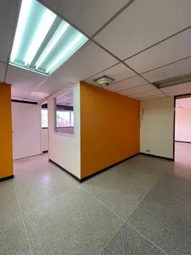 (gb989) En Alquiler Oficina En Centro Profesional Av Bolivar