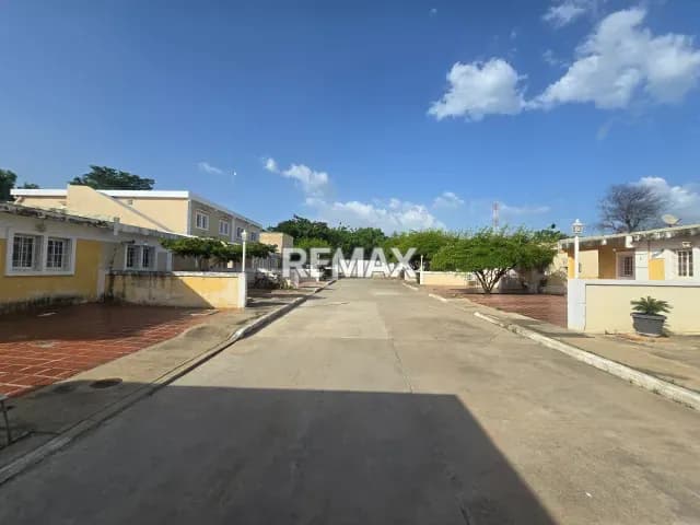 TOWN HOUSE EN VENTA EN CABIMAS. RESIDENCIA CERRADA LA NIÑA