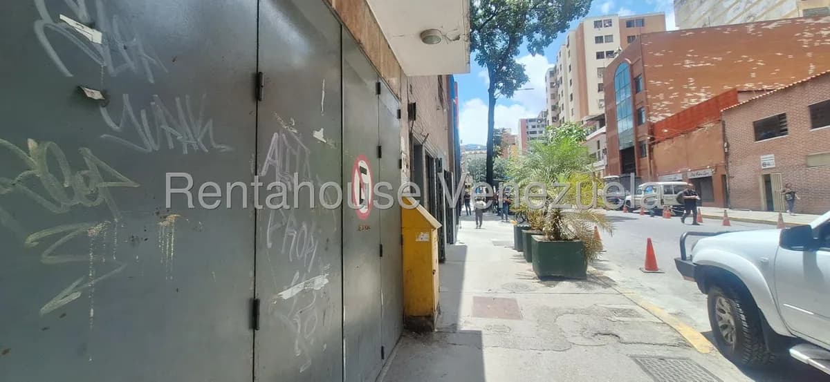 Comercial (Local Comercial) en Venta en Quinta Crespo, Distrito Metropolitano