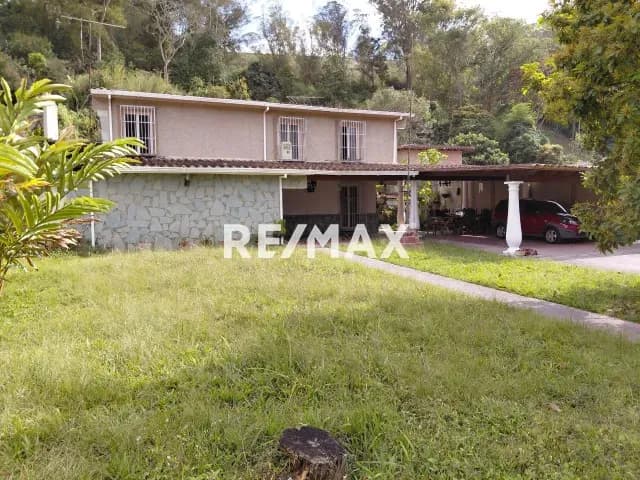 Hermosa Casa en venta en la Urb. Rosaleda Sur