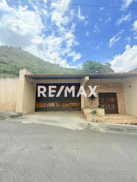 Amplia Propiedad en Venta Ubicado en la Urbanización San Pablo via Principal