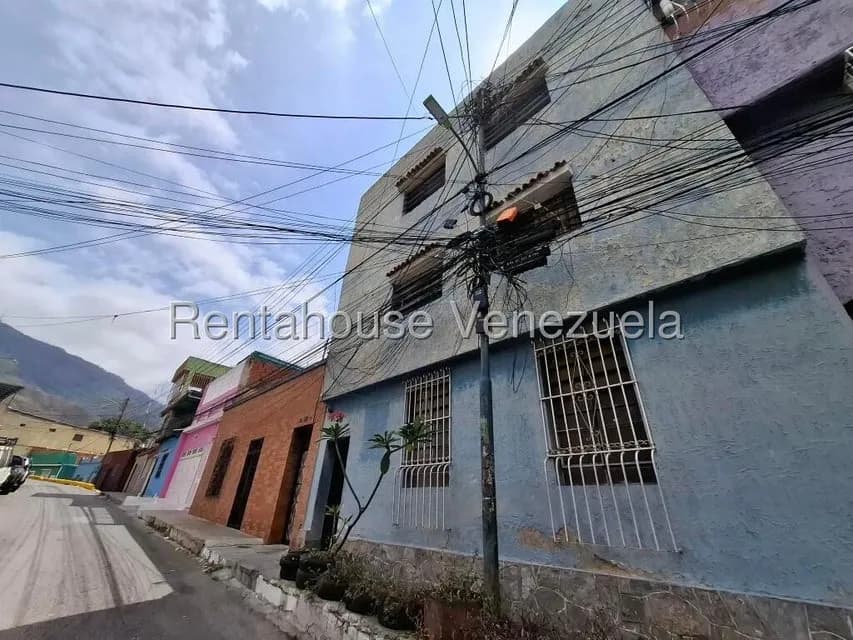 Casa (Multipes Niveles) en Venta en Sarria, Distrito Metropolitano