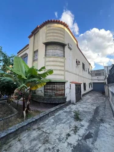 Casa En Venta La Campiña Caracas