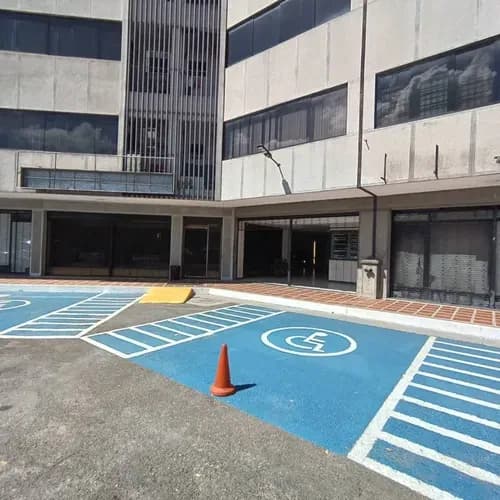 Oficina En Alquiler Amoblada C.c Dinastia Naguanagua Jc-lp