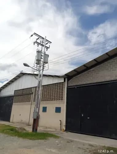 Se Alquila Galpón Avda Aragua