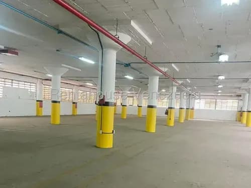 Edificio Comercial En Alquiler Con Areas De Oficina Y Bodegas Zona Industrial Ruiz Pineda Caricuao Fc 26-18232