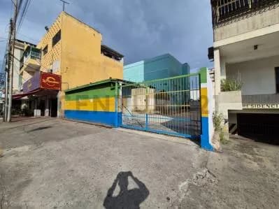 TERRENO DE 1.184 M² CON DOBLE ACCESO EN AV ALBERTO RAVELL, PUERTO LA CRUZ