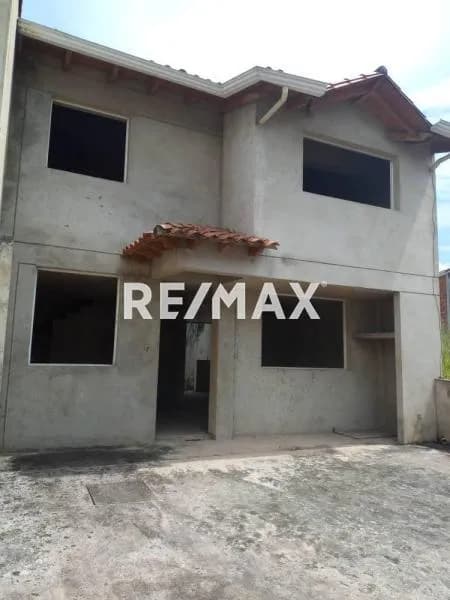 Urbanización Los Samanes II. Av. Guayana. San Cristóbal-Táchira