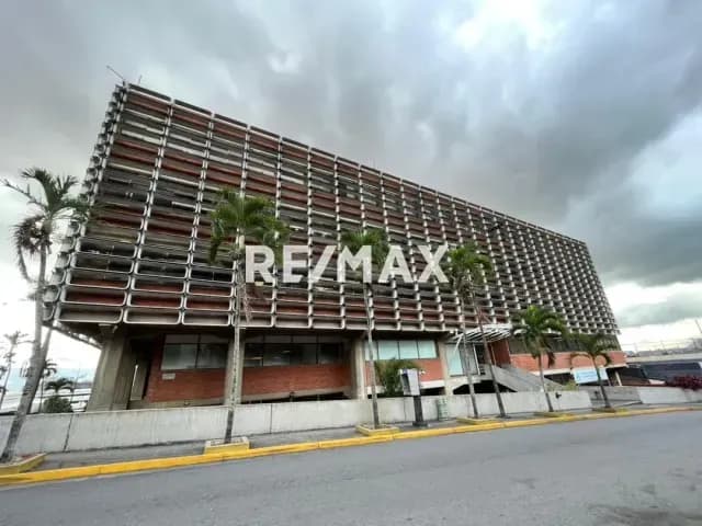 Oficina En Alquiler Boleita Norte de 82M2 +Trrza con vista Al Avila