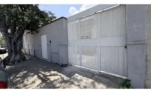 Se Alquila Anexo Para Uso De Oficina, Showroom O Depósito