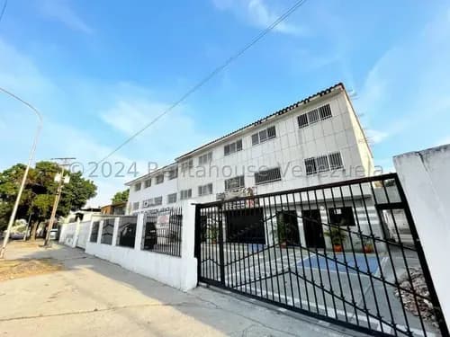 Local Comercial En Alquiler En Avenida Bolívar Este 25-14278