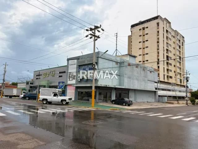ALQUILA EDIF COMERCIAL EN CALLE 78 DR PORTILLO