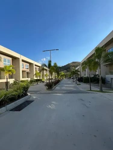 Townhouse En Venta Cumbres De Guataparo De Lujo (cl)