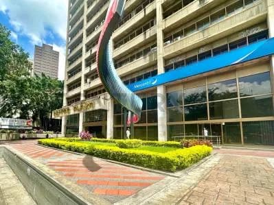 AJ - Local Comercial del Centro Plaza en Alquiler