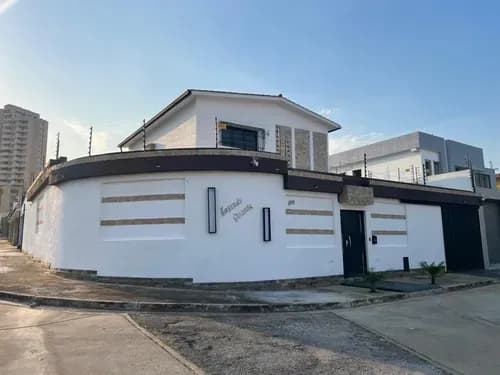 Casa En Venta En Valles De Camoruco 4av De Prebo