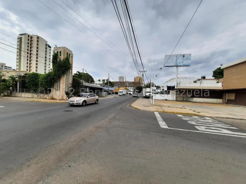 Local Comercial en alquiler - $2k