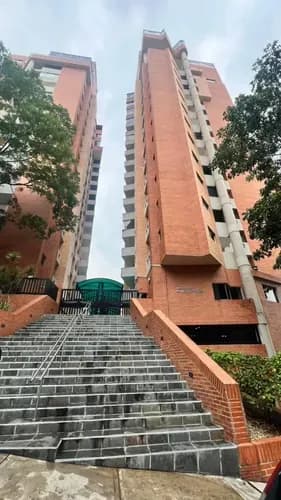 En Venta Apartamento Con Planta Electrica Total En El Bosque Residencias Monticello (yh)