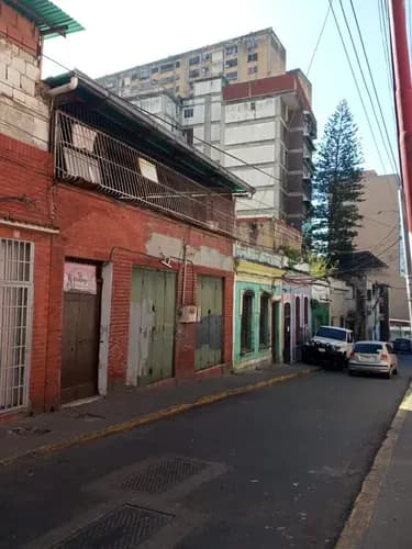 Oportunidad De Inversion Se Vende Casa Con 2 Locales Comerciales La Pastora Caracas