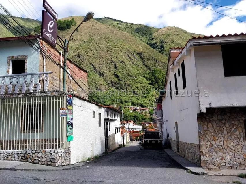 Townhouse (Duplex) en Venta en Via Principal, Trujillo