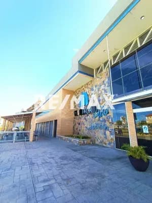 3 locales en venta en excelente zona CC MERCADO LA ISLA