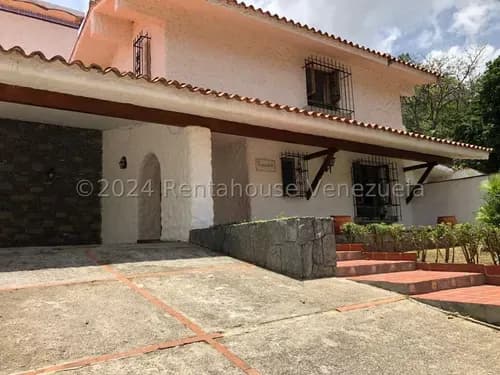Sm Casa En Alquiler En Prados Del Este En Calle Privada, Con Patio Y Jardín 26-19860 Yf
