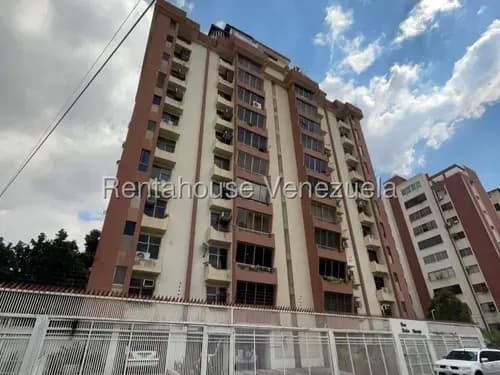 Lindo Apartamento En Venta En San Isidro En Maracay 26-13624 Irrr