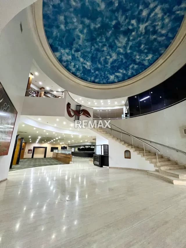 EN VENTA AMPLIO LOCAL COMERCIAL