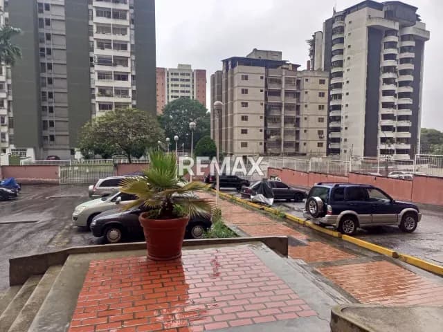 En Alquiler Apartamento en Lomas del Avila